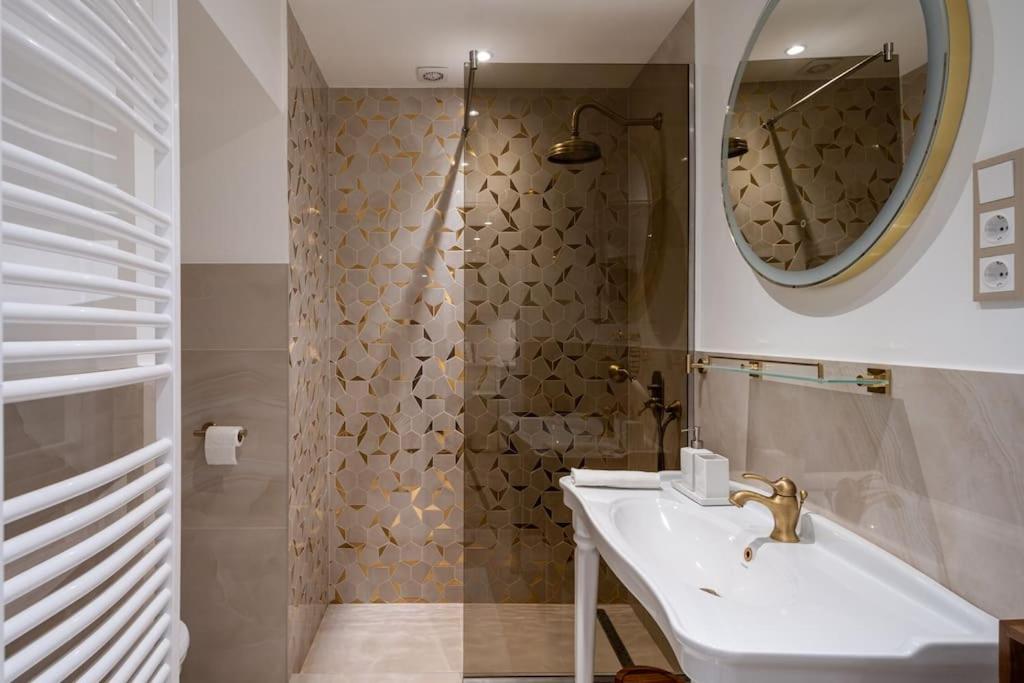 Orangehomes Luxury Apartment Next To Gellert Hill Будапеща Екстериор снимка
