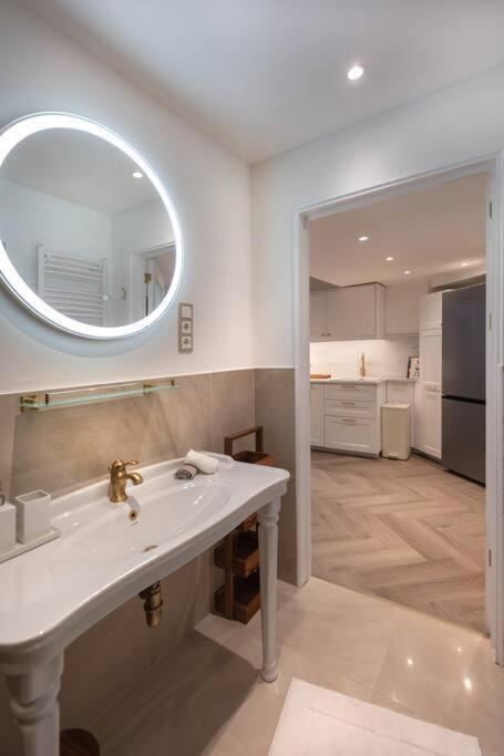 Orangehomes Luxury Apartment Next To Gellert Hill Будапеща Екстериор снимка