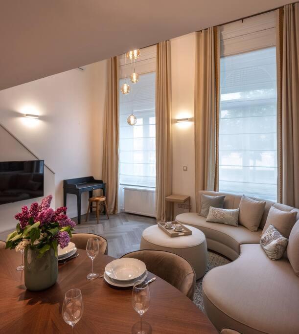 Orangehomes Luxury Apartment Next To Gellert Hill Будапеща Екстериор снимка
